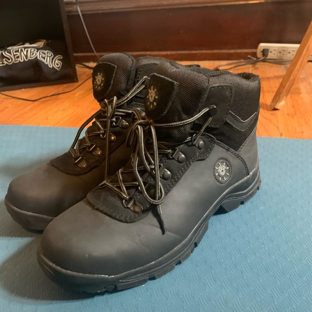 GlobalWin Men’s Boots size 10.5